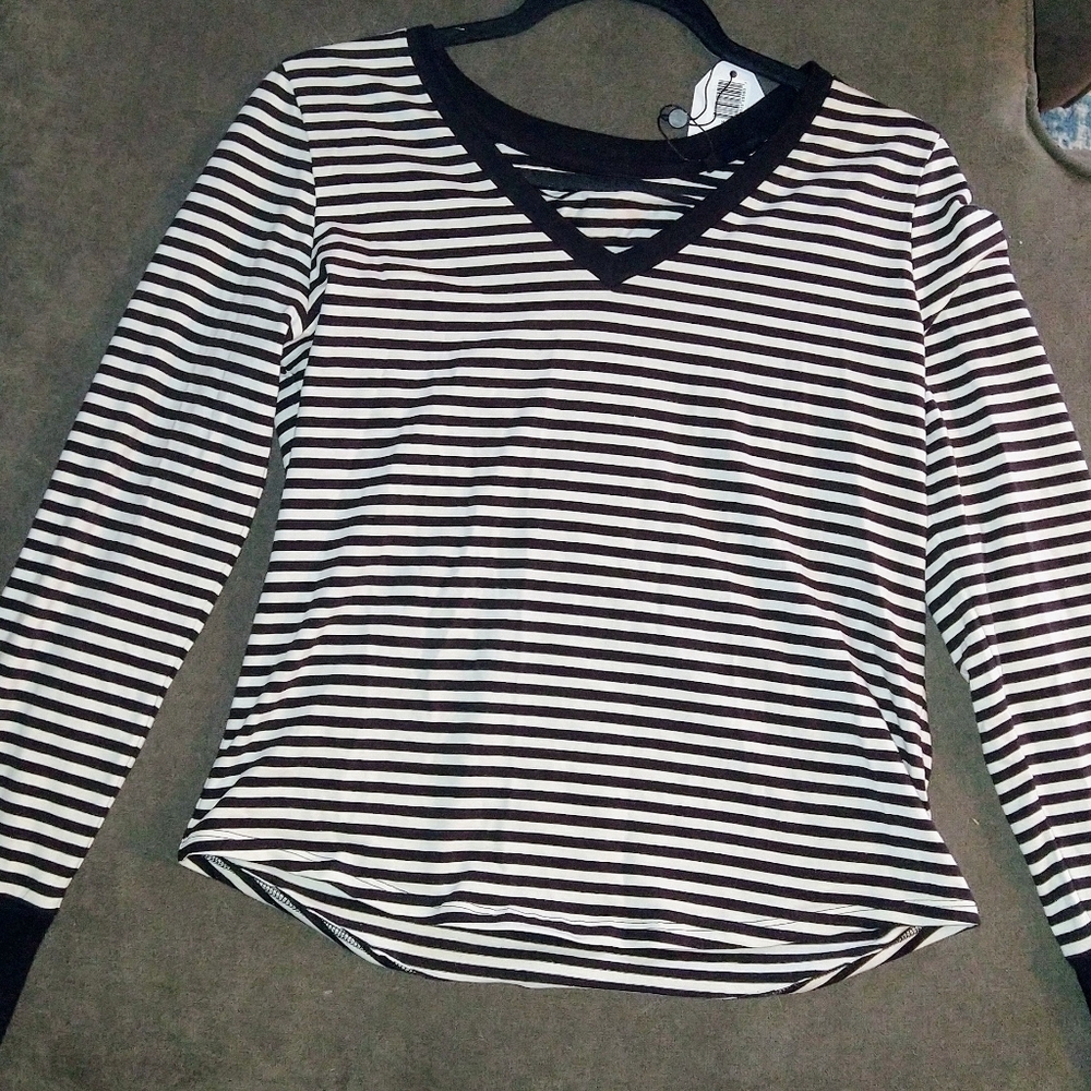 Universal Standard V Neck Rhine Top